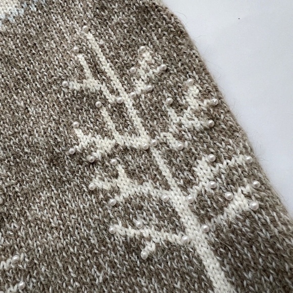 TanJay Vintage Vest Winter Scene Tiny Pearl Beads Trees Mountains Size L Cream - Picture 3 of 6